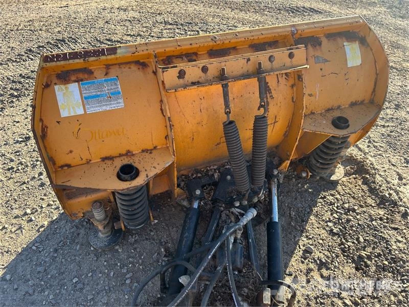  5 ft Truck Plow Attachment معدات النقل - غير ذلك