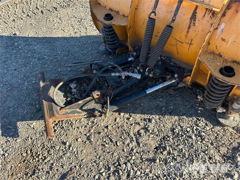  5 ft Truck Plow Attachment معدات النقل - غير ذلك