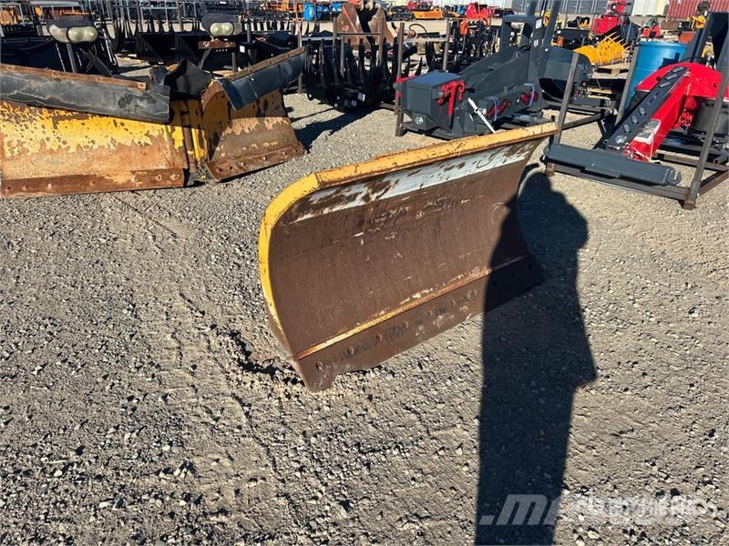  5 ft Truck Plow Attachment معدات النقل - غير ذلك