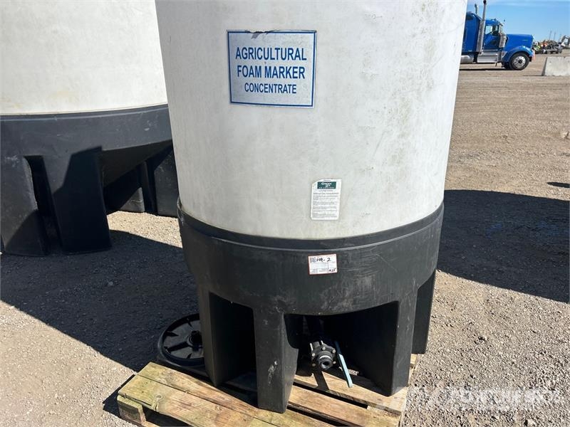 500 gal Poly Tank Brændstof- og tilsætningstank.