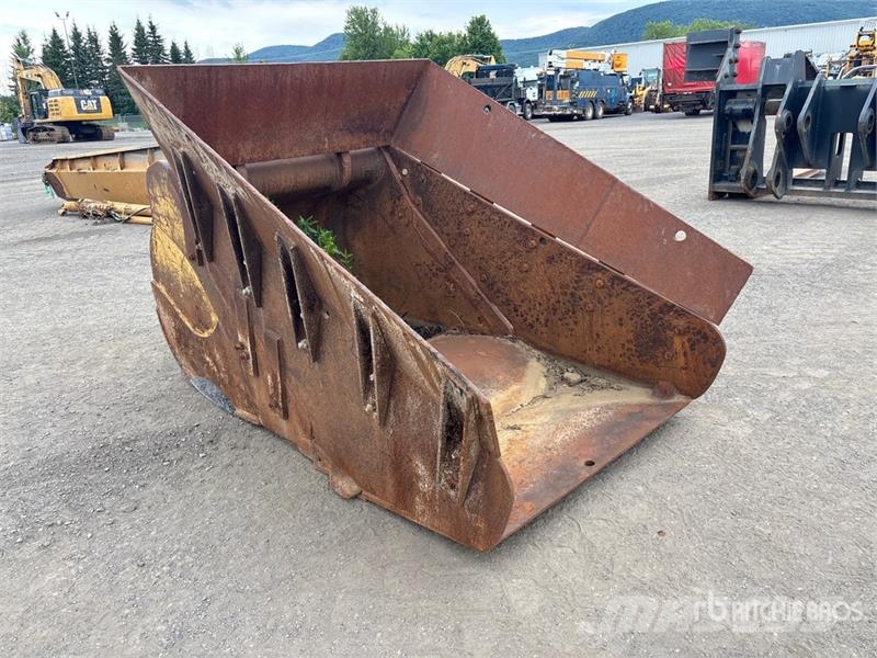 51 in Cleanup Excavator Bucket - Fits Cat 345 Godet