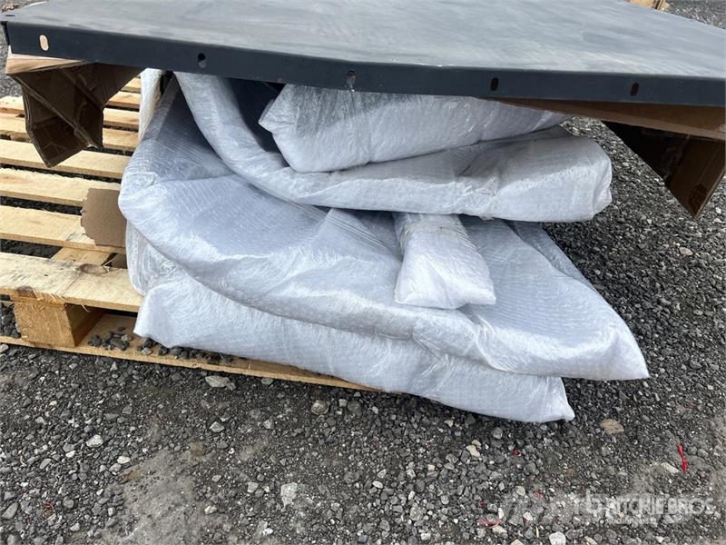  6.4 ft Truck Cap (Unused) Ohjaamot ja sisustat