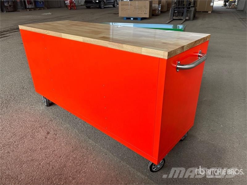 6 ft 17-Drawer Rolling Heavy-Duty Workbench Andre komponenter