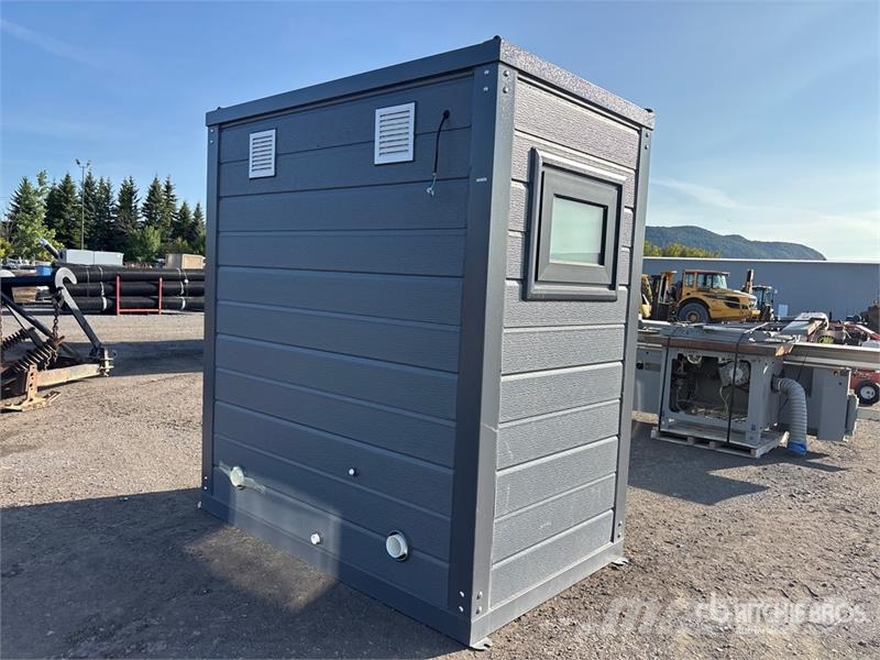 6 ft 9 in x 4 ft 2 in 2 Person Portable Toilet (Un Drugi deli