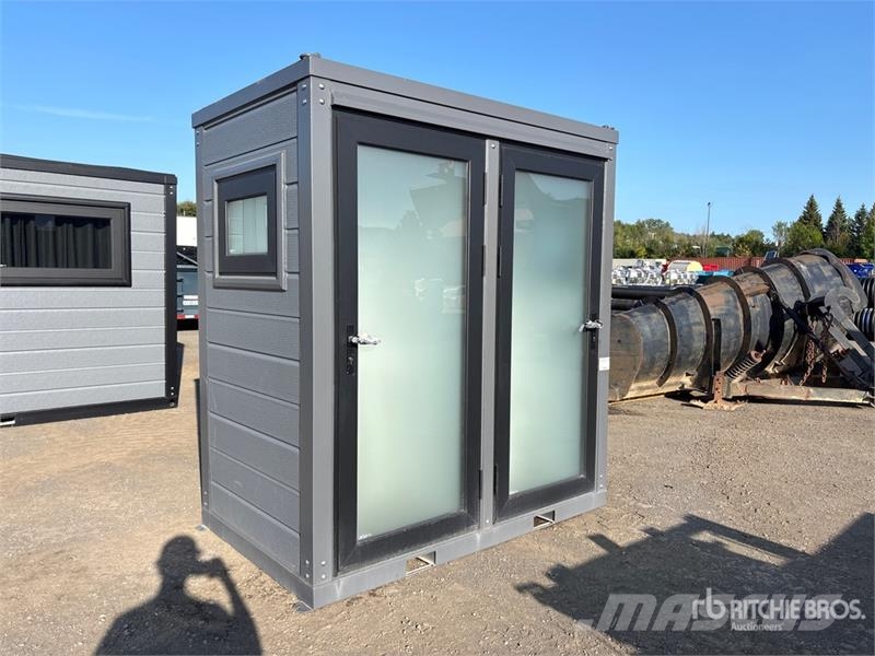 6 ft 9 in x 4 ft 2 in 2 Person Portable Toilet (Un Drugi deli