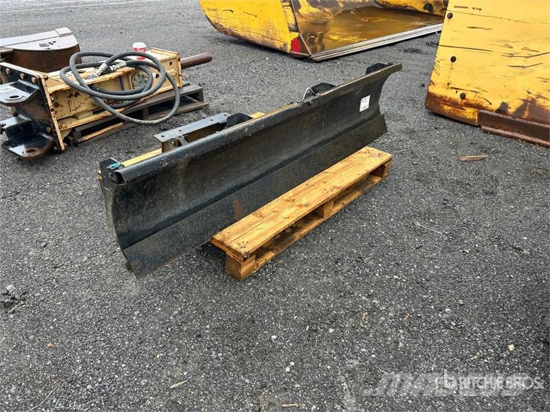6 ft Reversing Snow Plow - Fits Tractor Lame pentru dezapezire si pluguri