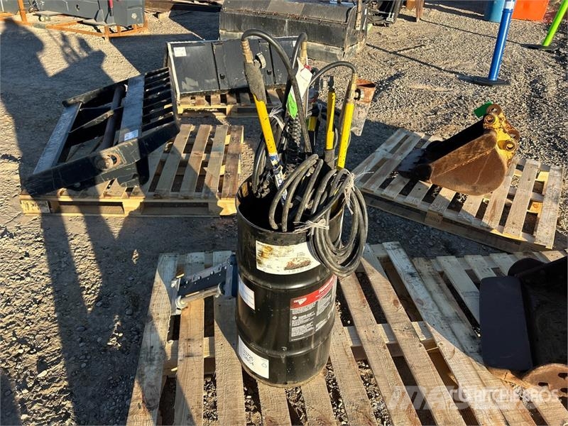  6 torches, pump, vinal cutter Outros Florestal