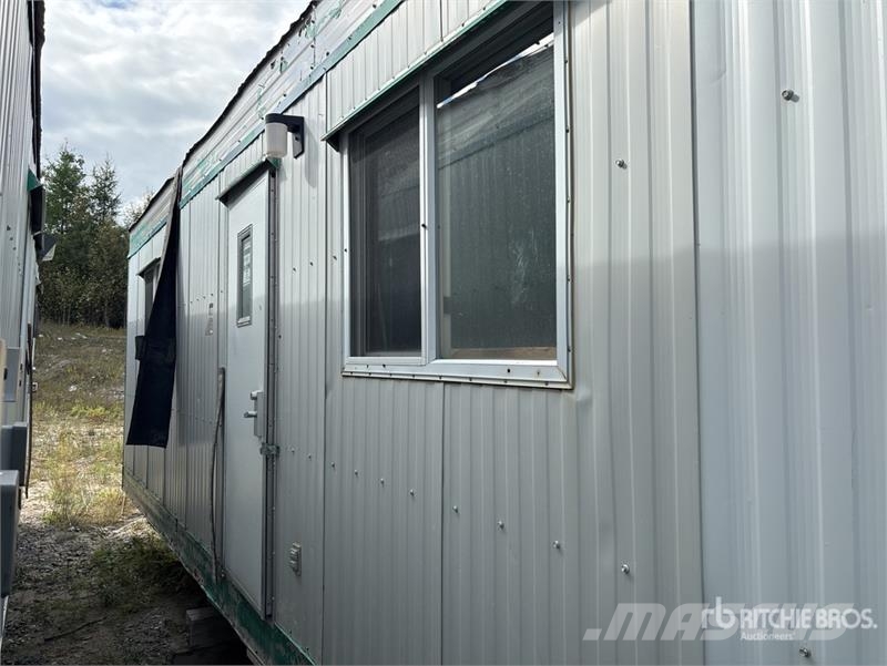 60 ft x 12 ft Skid-Mounted Locker Room Mobile Camp Työmaakopit