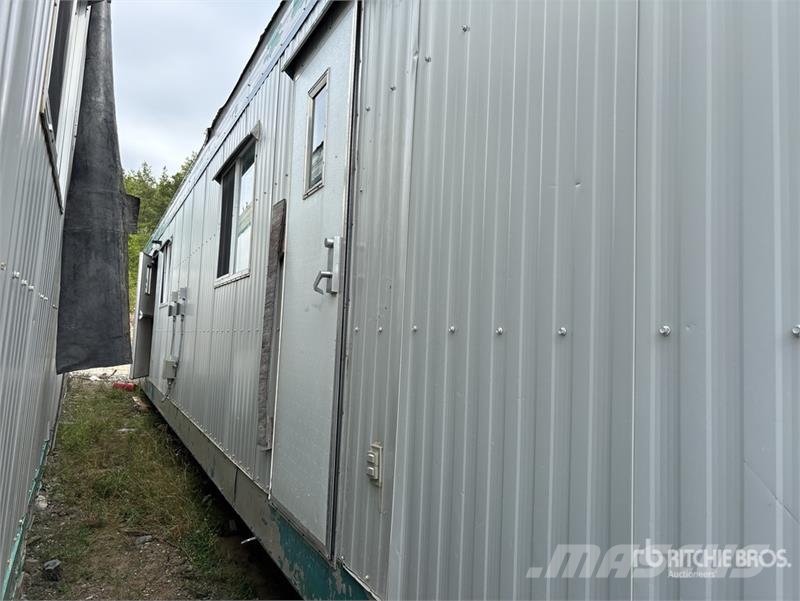 60 ft x 12 ft Skid-Mounted Locker Room Mobile Camp Työmaakopit