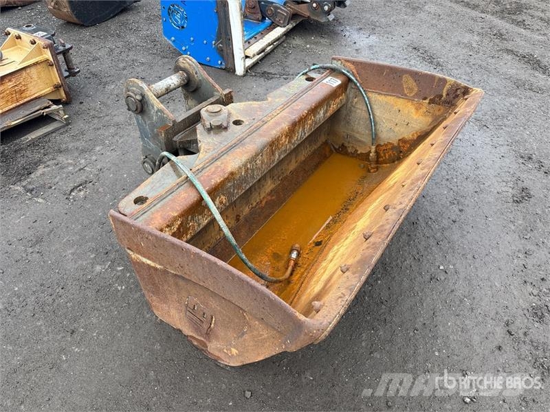  60 in 0.57 m3 Hydraulic Tilting Excavator Bucket - دلاء