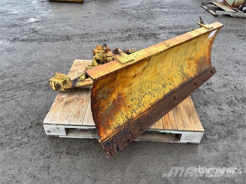 60 in Hydraulic Reversing Snow Plow Snežne daske i plugovi