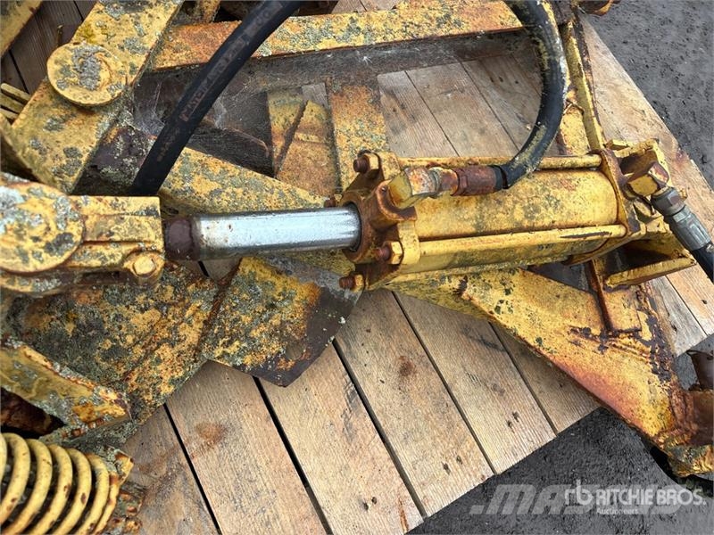 60 in Hydraulic Reversing Snow Plow Snežne daske i plugovi