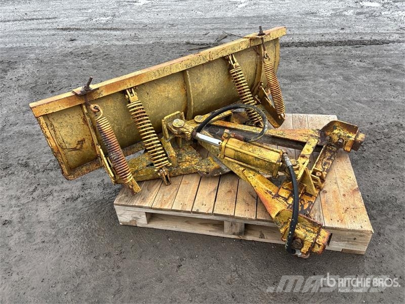 60 in Hydraulic Reversing Snow Plow Snežne daske i plugovi