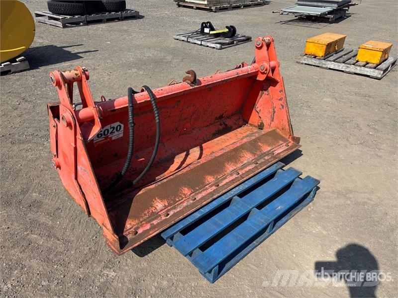 60 in Multi-Purpose Skid Steer Bucket 挖斗