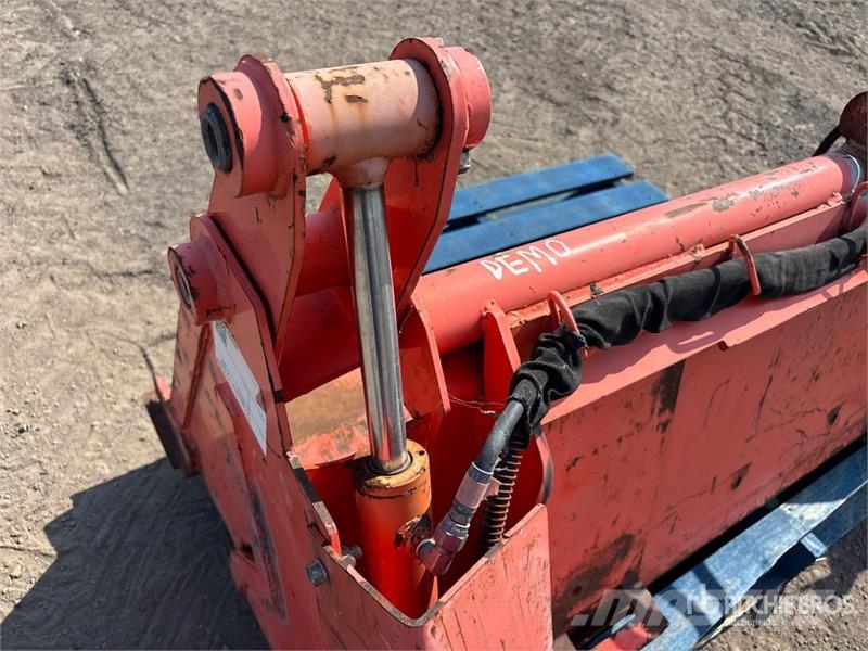 60 in Multi-Purpose Skid Steer Bucket 挖斗