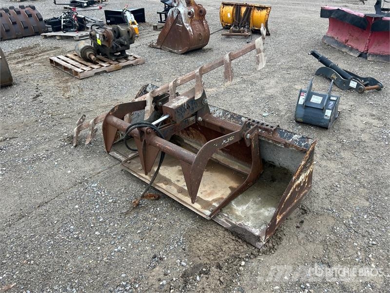  67 in Skid Steer Bucket and 38 in Grapple Bucket Otros componentes