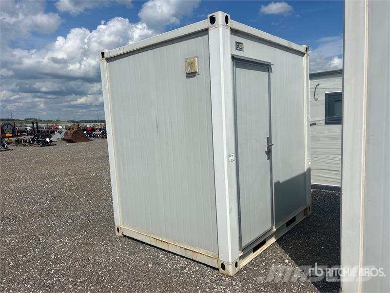 7 ft 5 in x 6 ft in Portable Toilet Drugi deli