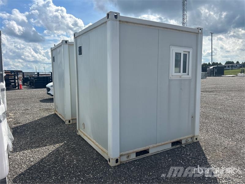 7 ft 5 in x 6 ft in Portable Toilet Drugi deli