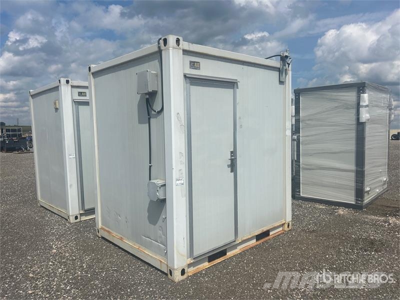 7 ft 5 in x 6 ft in Portable Toilet Drugi deli