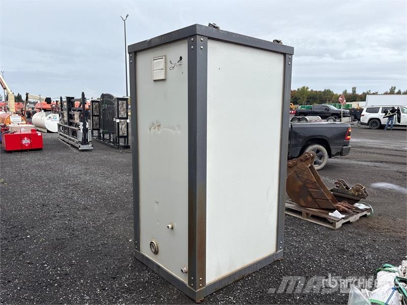  7 ft 6 in x 4 ft 3 in 1 Person Portable Toilet Andre komponenter