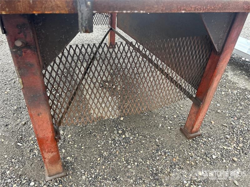  7 ft x 4 ft x 3 ft Welding Table Lauksaimniecība- Citi