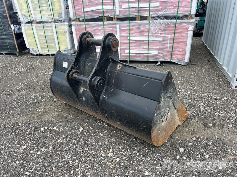 70 in Cleanup Excavator Bucket دلاء