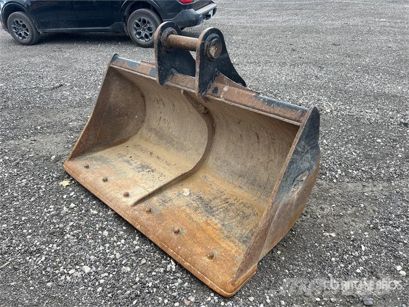 70 in Cleanup Excavator Bucket دلاء