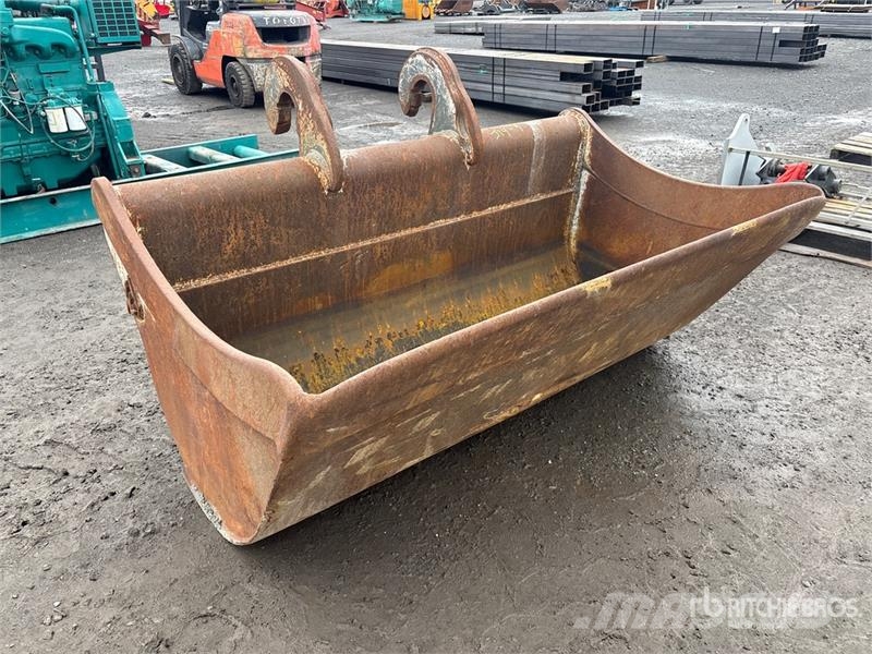 72 in 1.65 cyd Cleanup Excavator Bucket دلاء