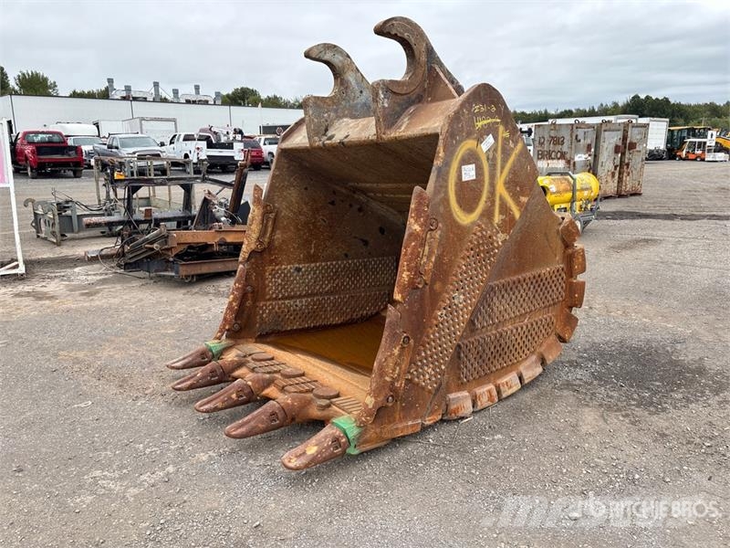 72 in Q/C Digging Excavator Bucket - Fits John Dee Buckets