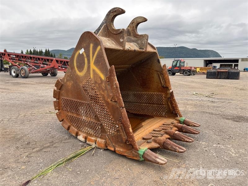 72 in Q/C Digging Excavator Bucket - Fits John Dee Buckets