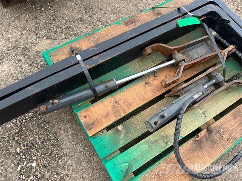 72 in Telehandler Pallet Forks - Fits 5519 Fourche