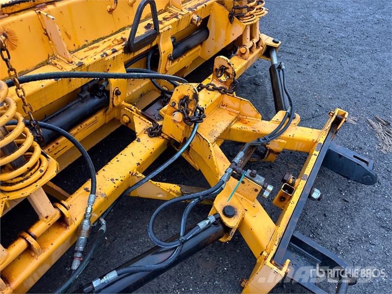 8 ft - 14 ft Extendable Snow Plow Snežne daske i plugovi