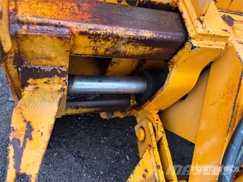 8 ft - 14 ft Extendable Snow Plow Snežne daske i plugovi