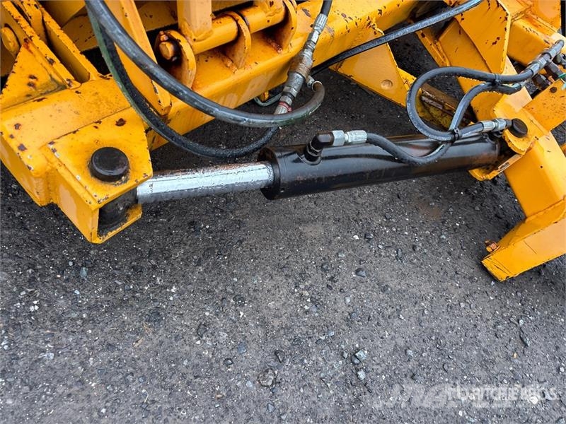 8 ft - 14 ft Extendable Snow Plow Snežne daske i plugovi