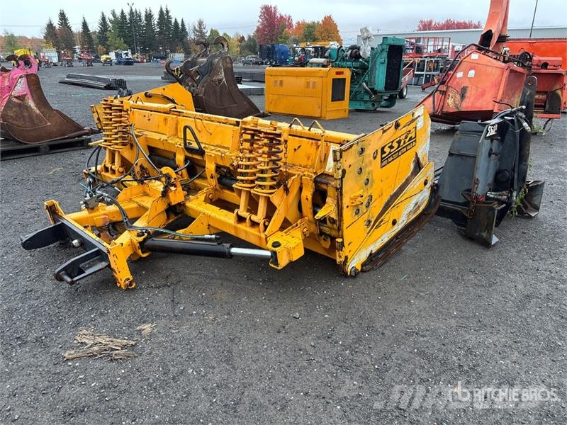 8 ft - 14 ft Extendable Snow Plow Snežne daske i plugovi