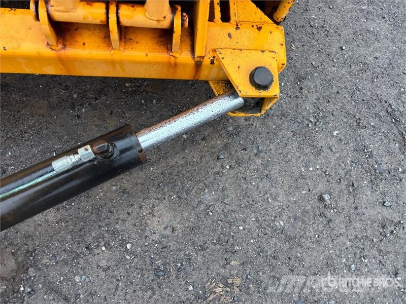 8 ft - 14 ft Extendable Snow Plow Snežne daske i plugovi