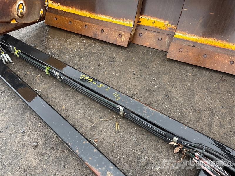 8 ft - 14 ft Extendable Snow Plow Lame pentru dezapezire si pluguri