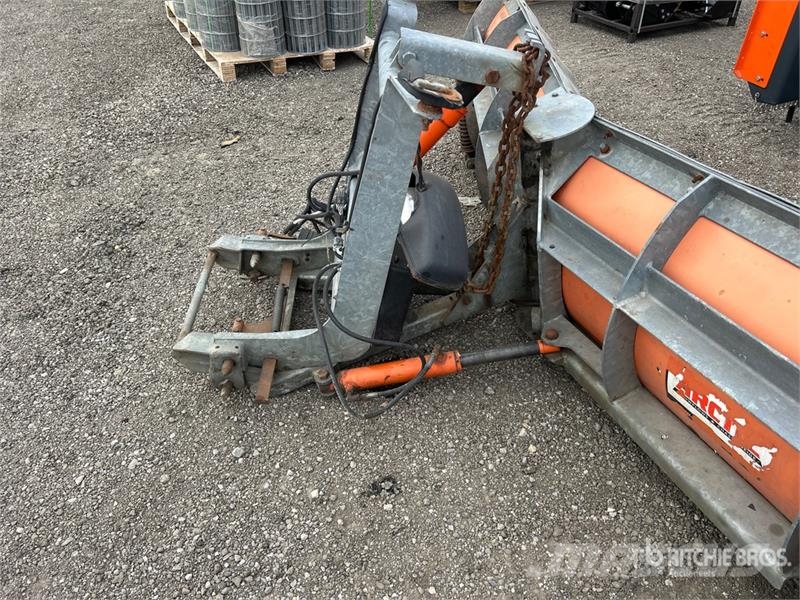 8 ft 7 in V Snow Plow Hóeltakarítók
