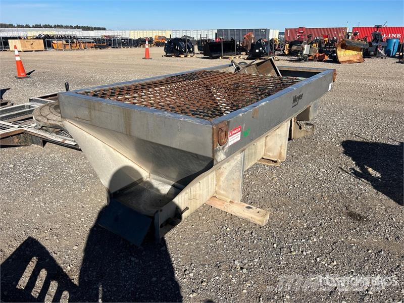 8 ft Salt Spreader Hiekan- ja suolanlevittimet