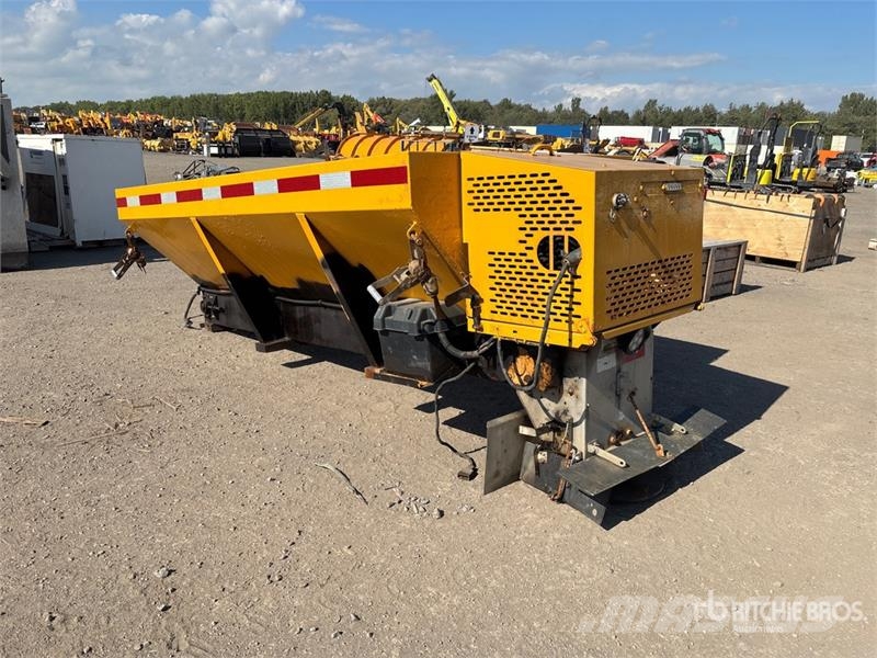 8 ft Salt Spreader - Fits Pickup Διαστρωτήρες άμμου και αλατιού