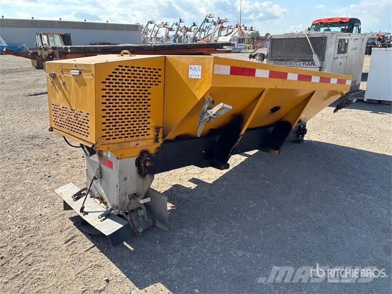 8 ft Salt Spreader - Fits Pickup Διαστρωτήρες άμμου και αλατιού
