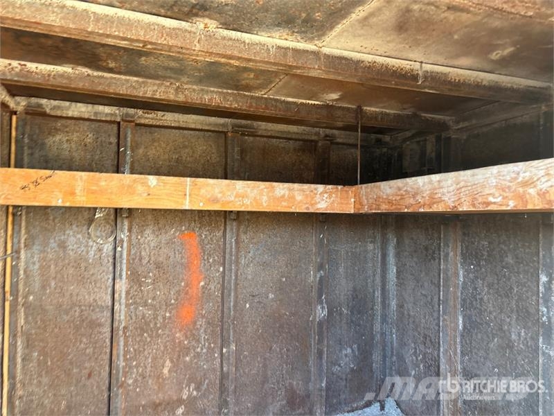 8 ft x ft Explosives Storage Box Sonstige Baumaschinen