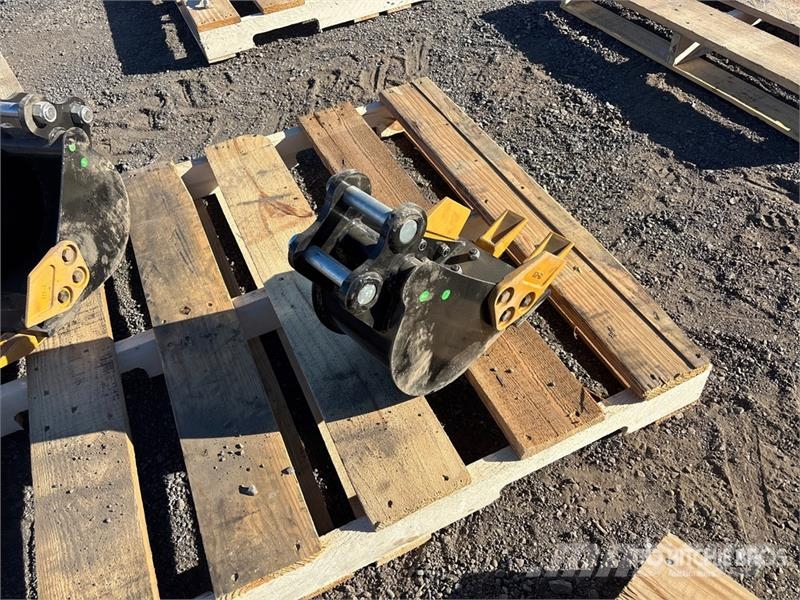 8 in Digging Excavator Bucket (Unused) Kašike / Korpe