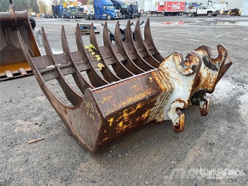  90 in Q/C Excavator Rake مكابس وميبسات التبن