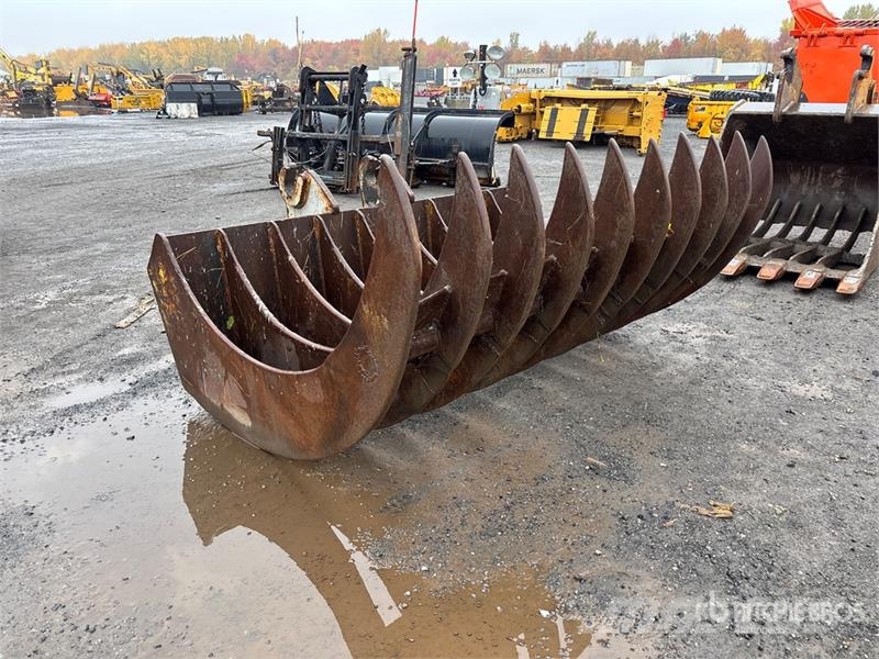  90 in Q/C Excavator Rake مكابس وميبسات التبن
