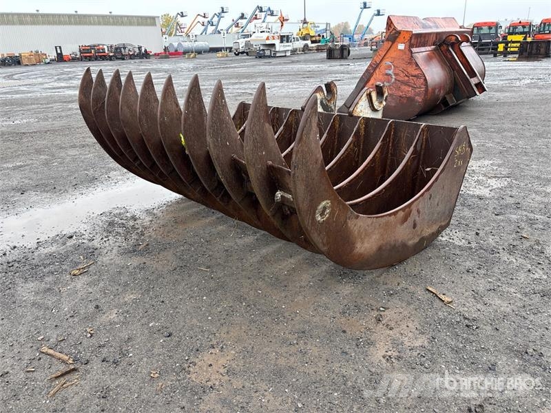  90 in Q/C Excavator Rake مكابس وميبسات التبن