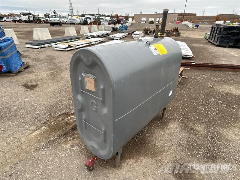  910 L Steel Oil Tank Fuel and additive tanks