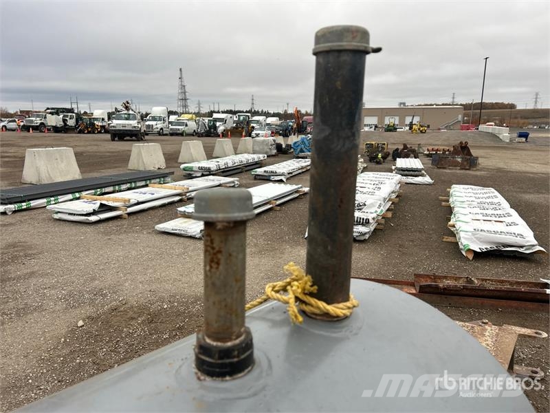  910 L Steel Oil Tank Fuel and additive tanks