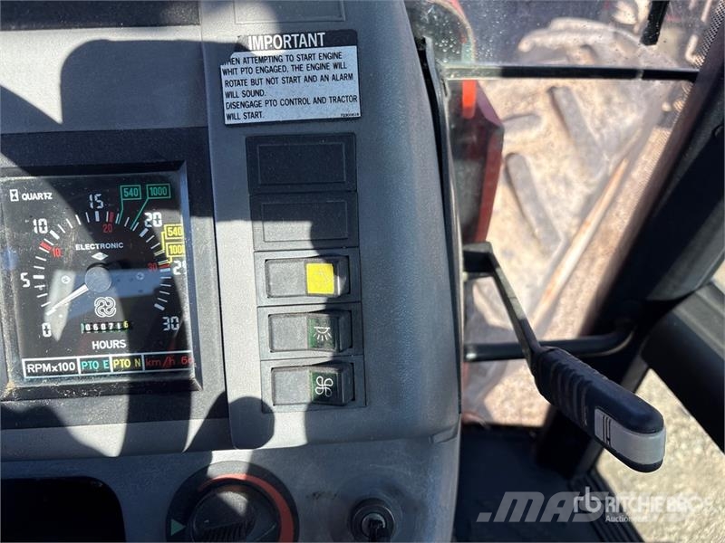 Agco Allis 8630 4WD Tractor (Inoperable) الجرارات