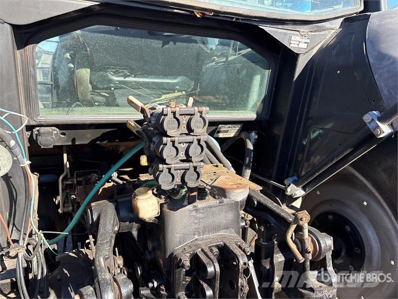 Agco Allis 8630 4WD Tractor (Inoperable) الجرارات